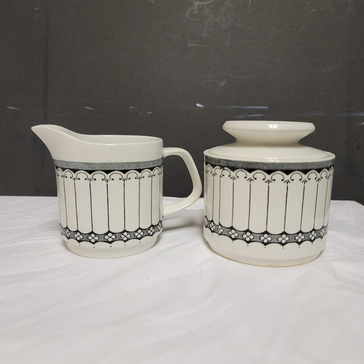 Contessa England Vintage Sugar Creamer Set JG Meakins Dinnerware Black White