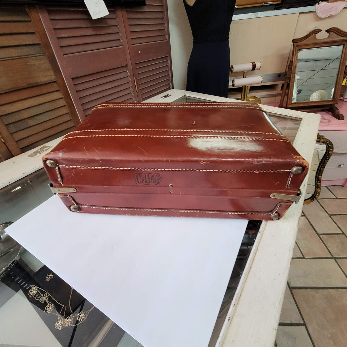 Leather suitcase briefcase VINTAGE handles Brown/tan stiitching 1940s