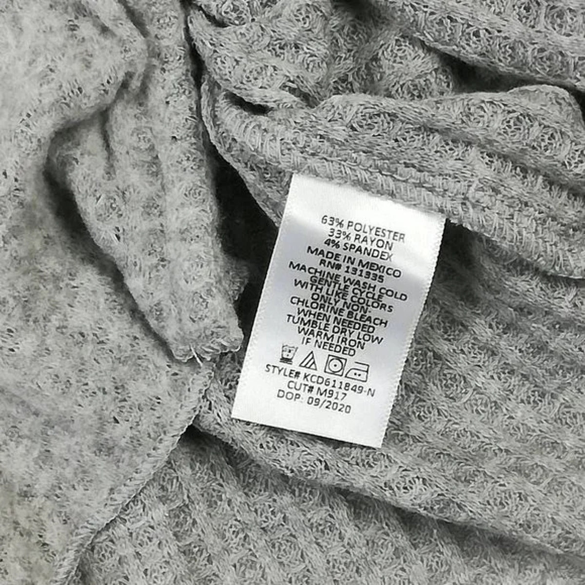 Socialite Women's Cropped Cardigan Sweater Small Grey NWT V-Neck Long Sleeve