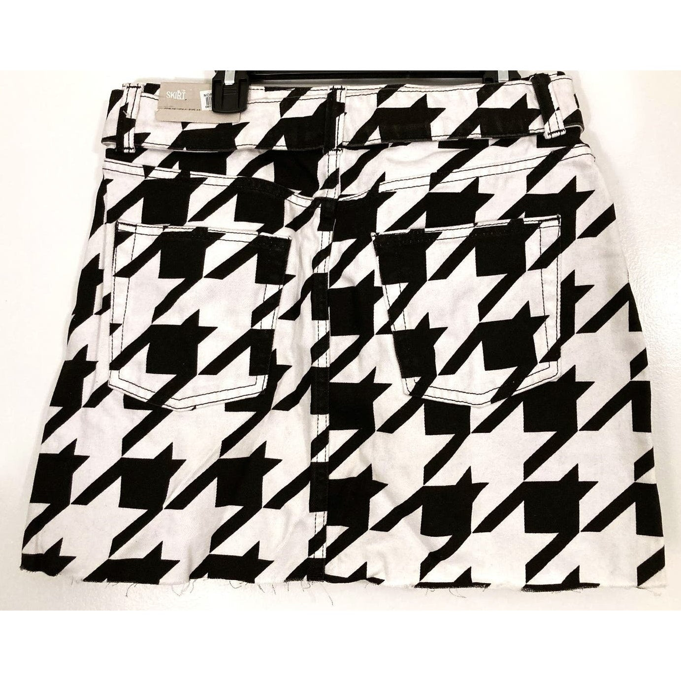 Topshop Moto Raw Hem Denim Houndstooth Belted Mini Skirt Sz 6 in Black/White NWT