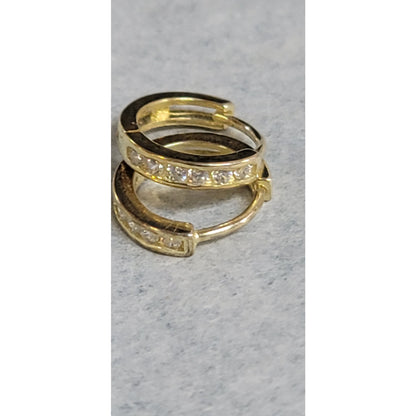 Vintage Costume Jewelry Fashion BE DIFFERENT gold over 925 Petite Cuff Earrings
