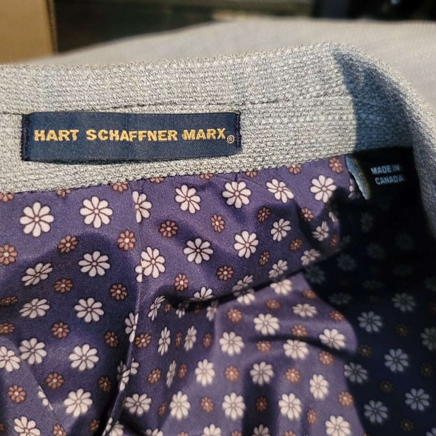 Hart Schaffner Marx Gold Trumpeter Mediumweight 2 pc. Suit Men's  40R