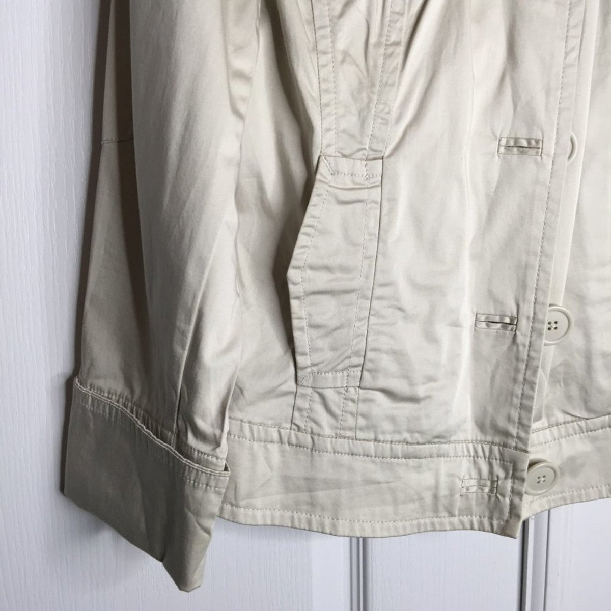 Talbots Stretch 4 Button Blazer Jacket Long Sleeve Two Front Pockets Tan Size 8