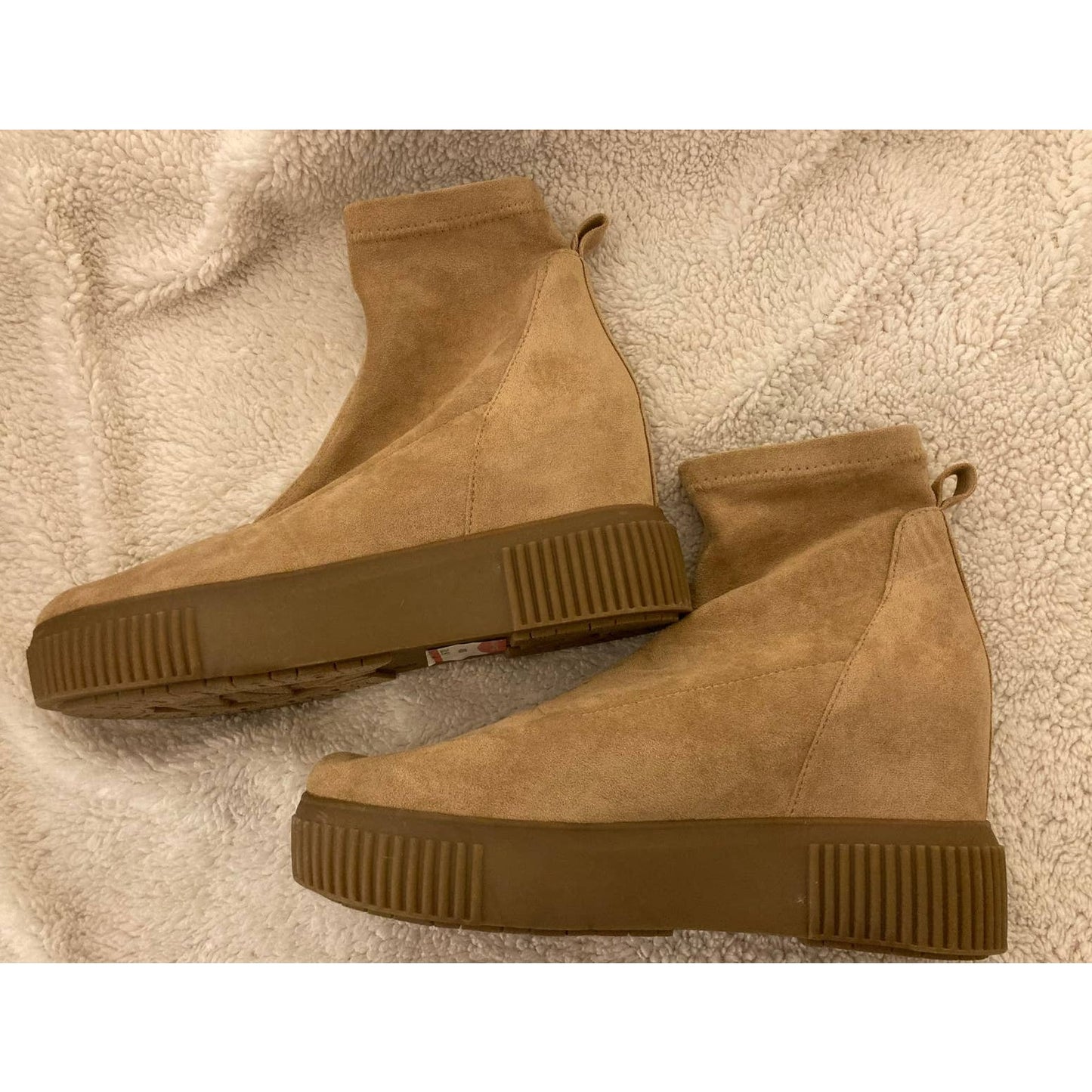 Steve Madden Women's Freshly Suede Wedge Sneaker Ankle Boots Size 9M Tan NWT