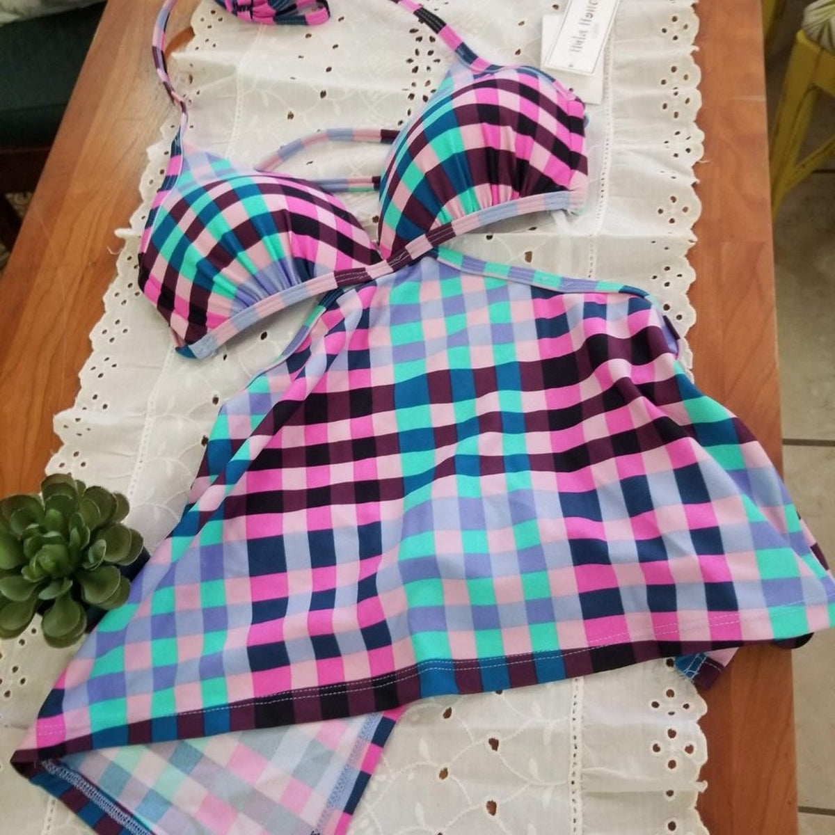 Hula Honey Check It Out Cutout Molded Cup Tankini Top Nylon medium NWT