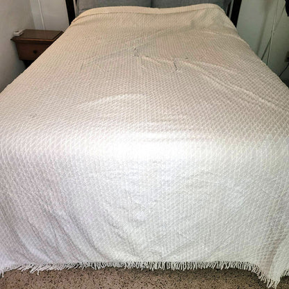 Vintage Cream Crosshatch Full Chenille Bedspread Blanket Farmhouse Cabin
