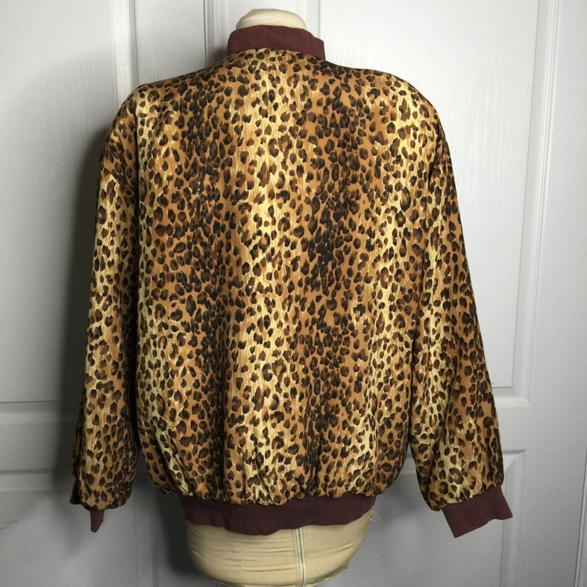 Silk Club Long Sleeve Silk Jacket Full Front Zip Leopard Animal Print Size Large