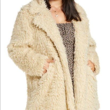 BP NEW Shaggy Faux Fur Teddy Coat Size Medium Jacket NEW Winter Pockets