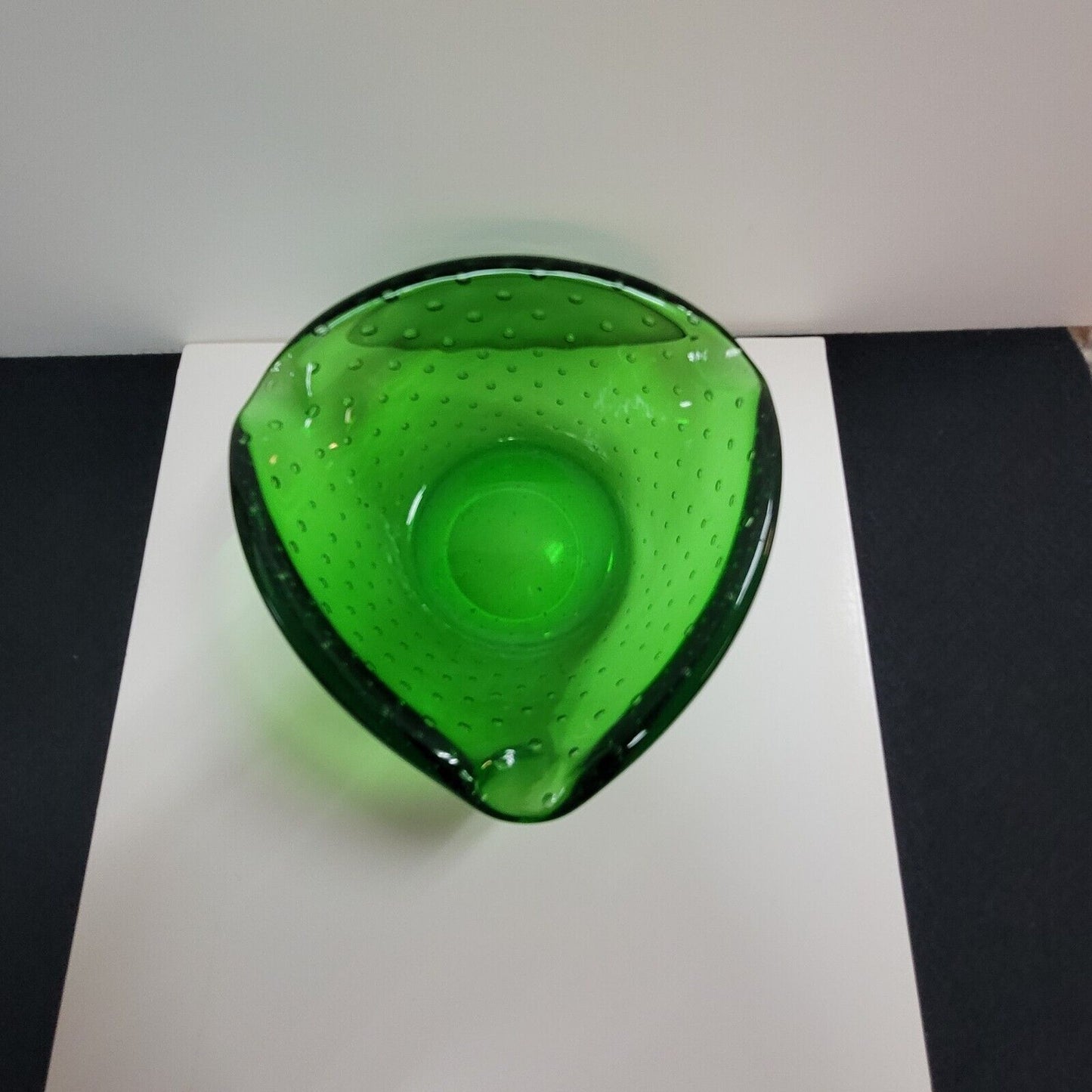 Green Bullicante Murano Glass Bowl or Ashtray, Italy, 1970sVINTAGE BEAUTIFUL