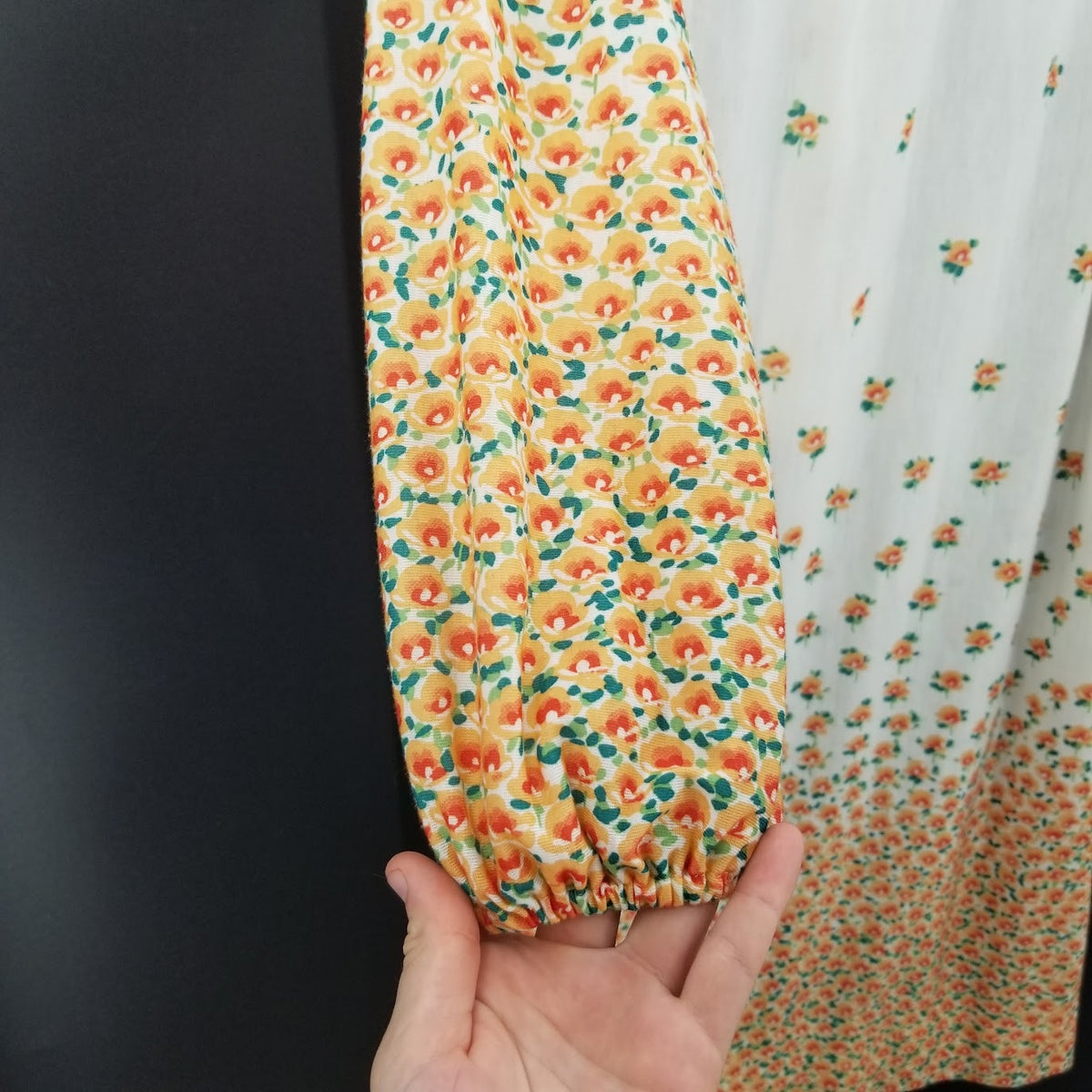 R & K Originals Knit Vintage Spring Floral Dress Long Elastic Sleeve Knee Length