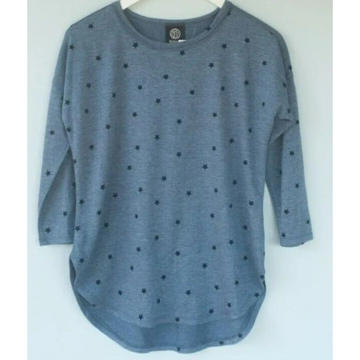 Bobeau Three Quarter Sleeve Star Top Sz Small Heather Denim Blue NWT Curved Hem