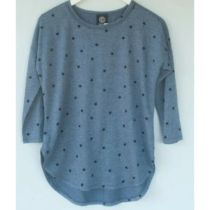 Bobeau Three Quarter Sleeve Star Top Sz Small Heather Denim Blue NWT Curved Hem