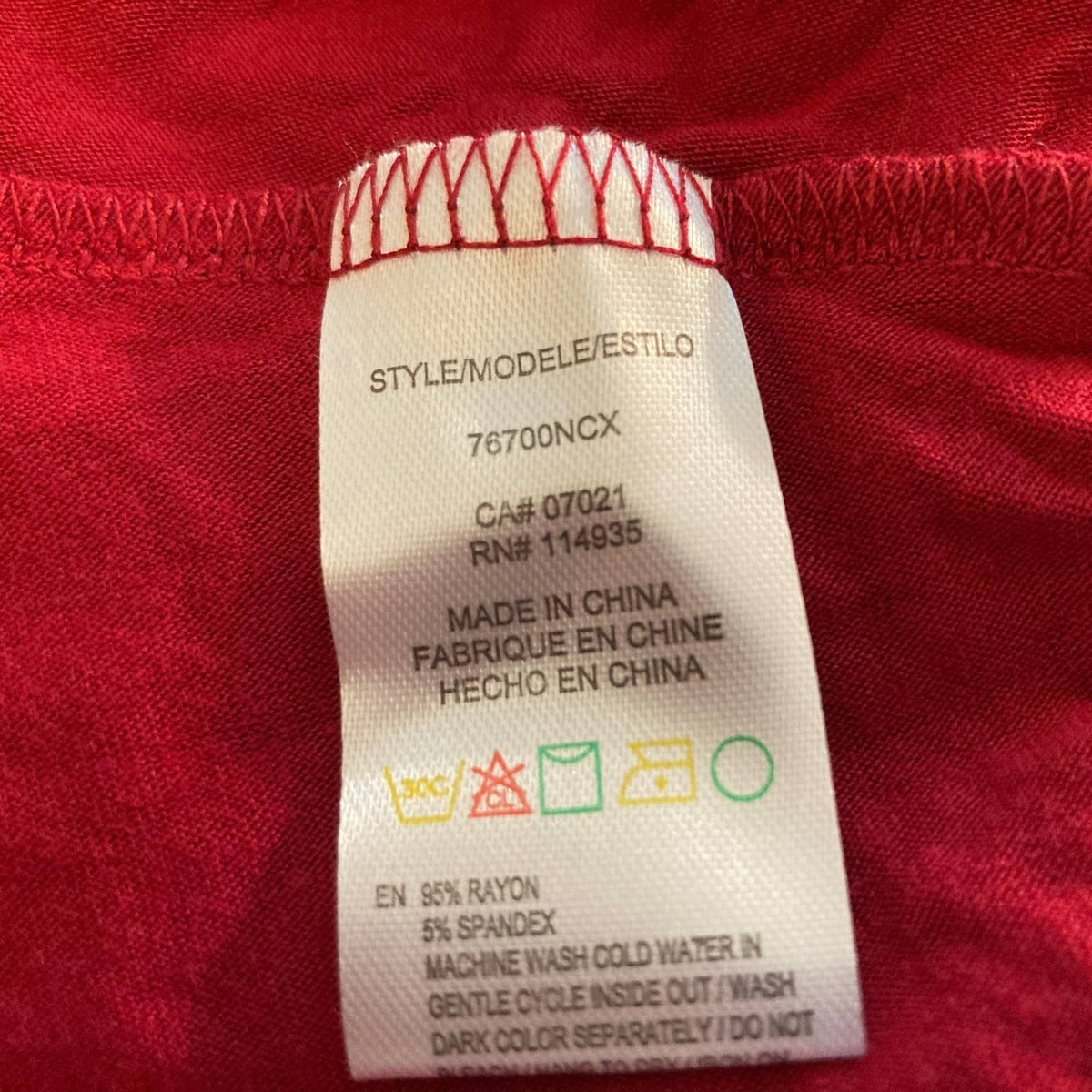 RDI Women Round Neck Stretch Tunic Top Size 2X Deep Red NWT Long Side Hem Detail