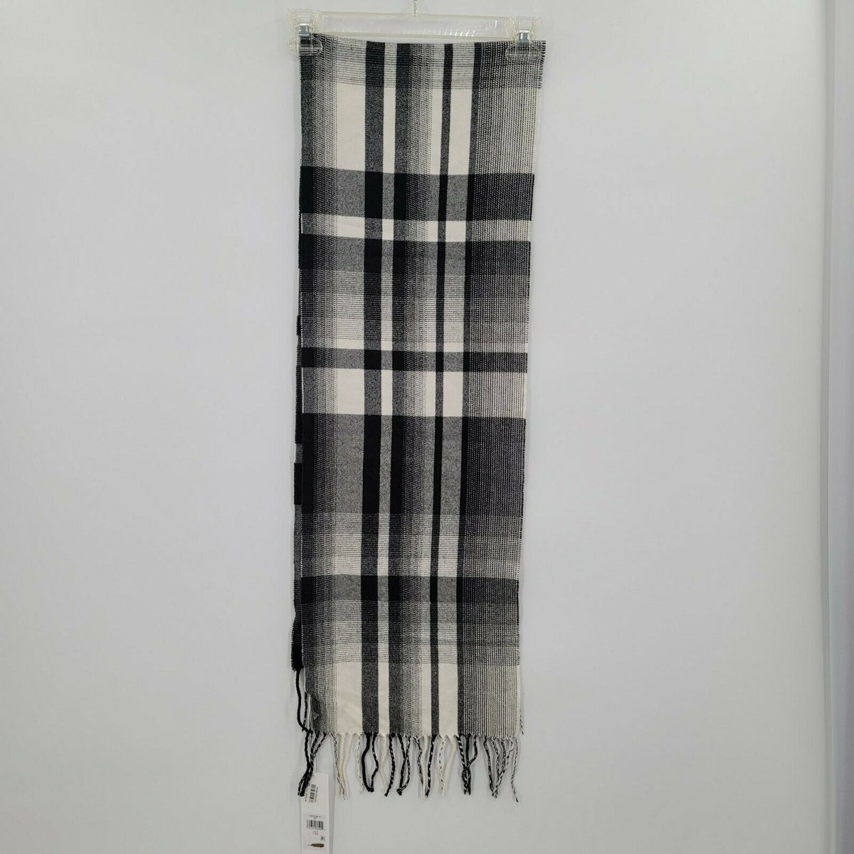 Calvin Klein Plaid Blanket fringe Woven Scarf Color Gray/Black/ white One Size