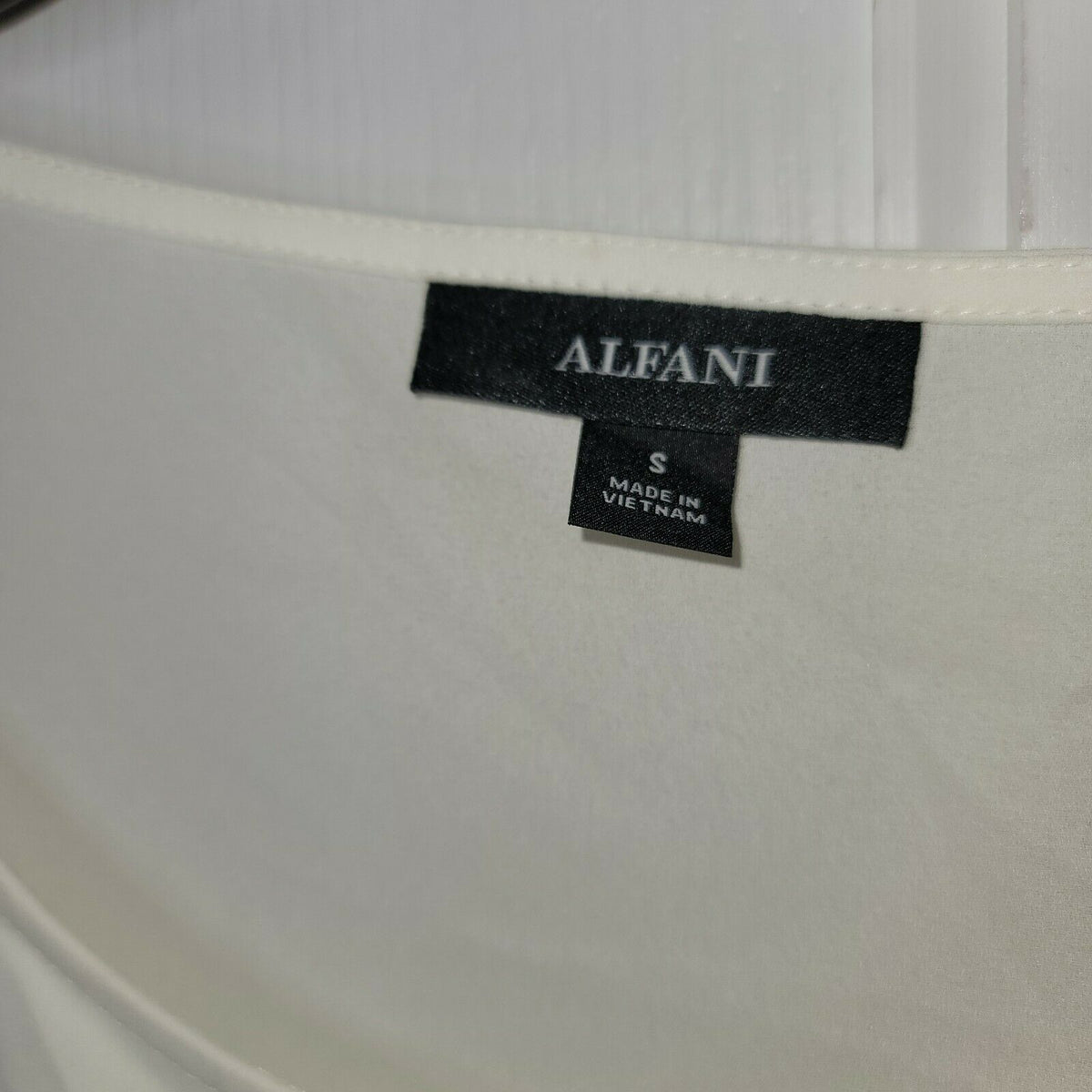ALFANI Casual Tiered Top Blouse Long Sleeve Scoop Neck Ivory Size Small NWT