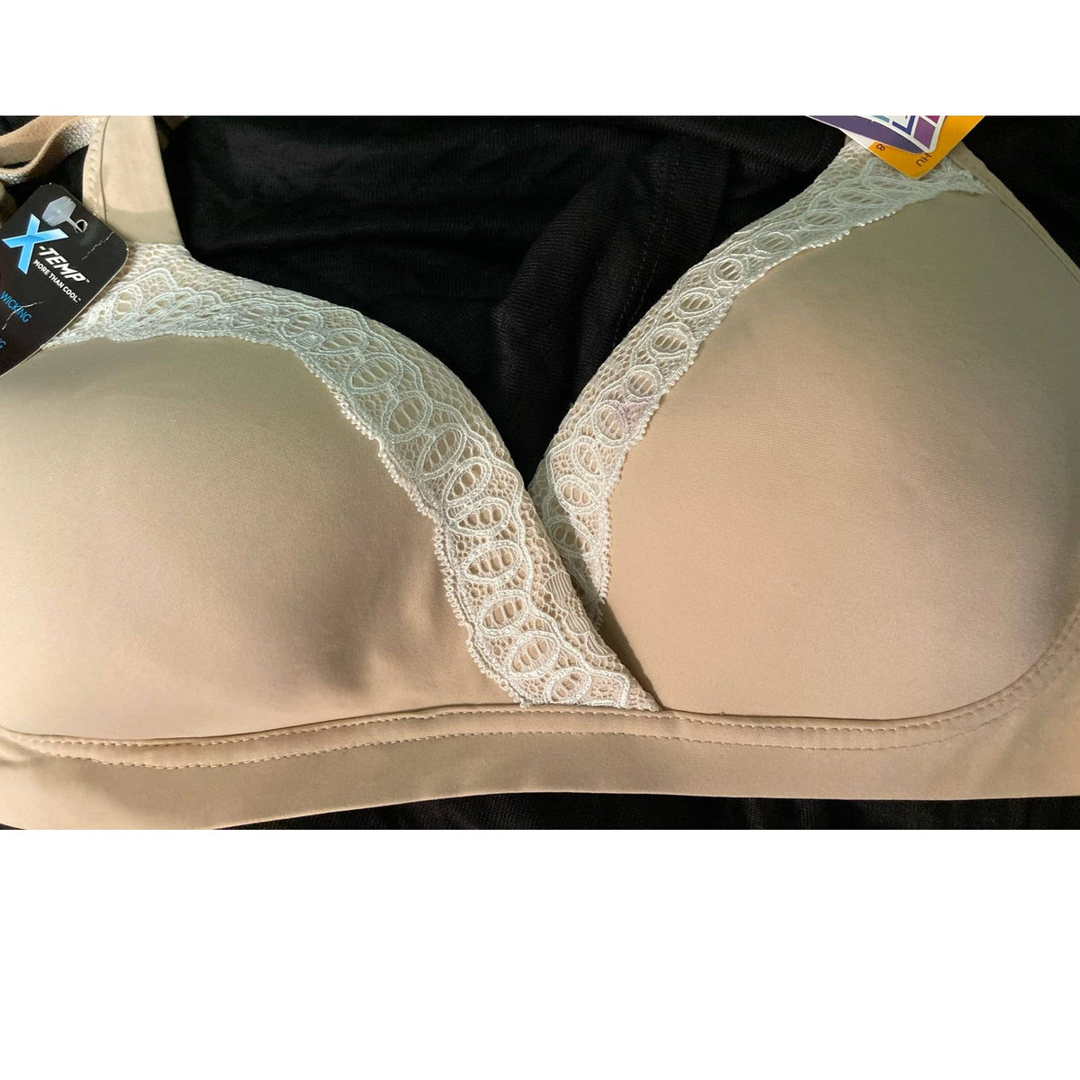 Hanes Women's Comfort Flex Fit Wire-Free Bra Medium Nude/Ivory NEW Lace Trim