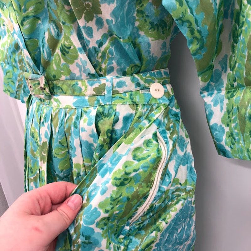 VTG lady manhattan set Small/Medium 1950 Silky Polyester Skirt Long Sleeve Shirt