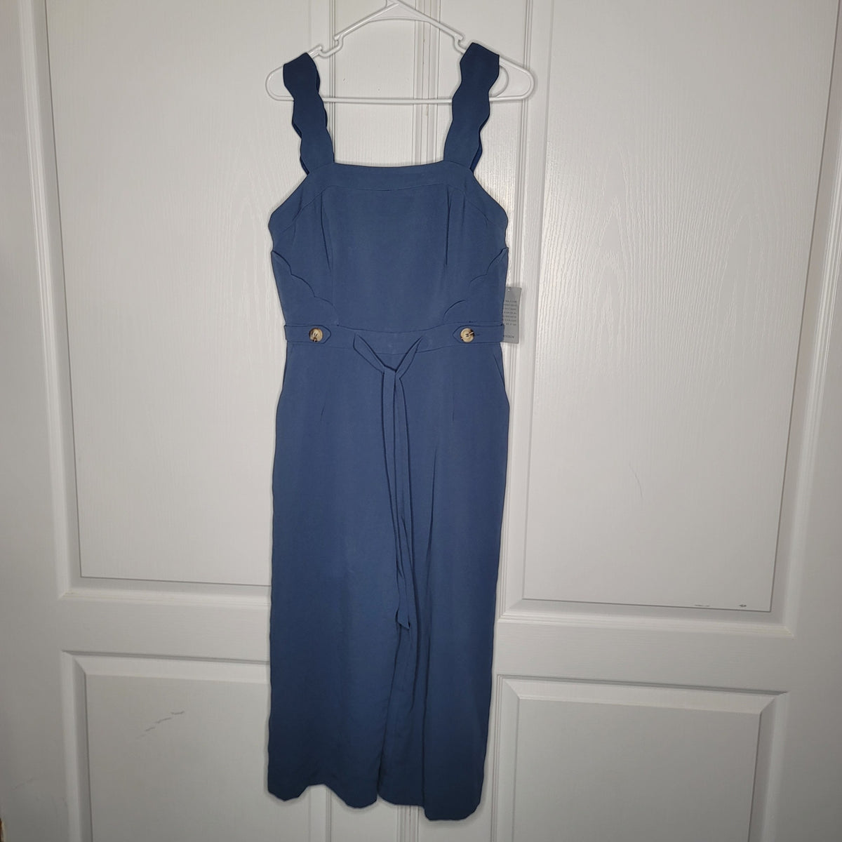 Adelyn Rae Lenora Jumpsuit Crop Scallop Blue Medium NEW Sleeveless Zip Up