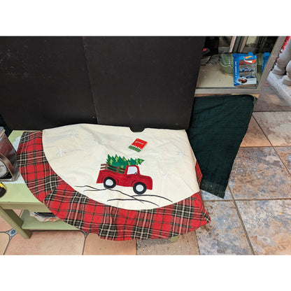 GlitzHome Plaid Round Christmas tree skirt Truck tree 48" Round