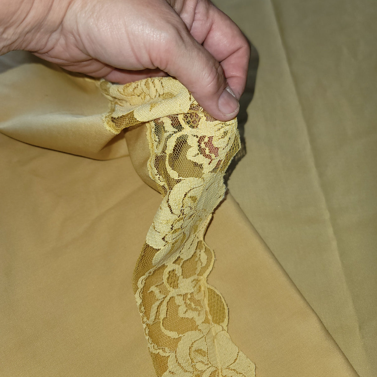 VIntage COTTON blend tablecloth with lace Mid Century Modern Harvest Gold MCM