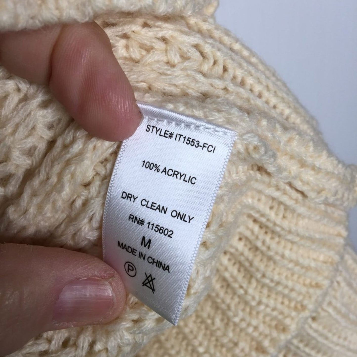All in Favor Pullover Turtle Neck Sweater Long Sleeves Knit Ivory Medium NEW