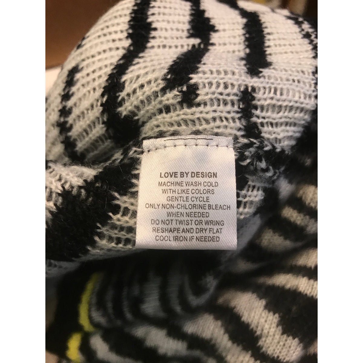 LOVE BY DESIGN NWT Black Zebra Pullover Sweater Long Sleeves XL