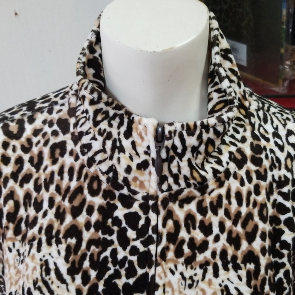 Kim Rogers NWT Zip Up Long Sleeve Leopard Print Jacket Size Medium Soft cozy