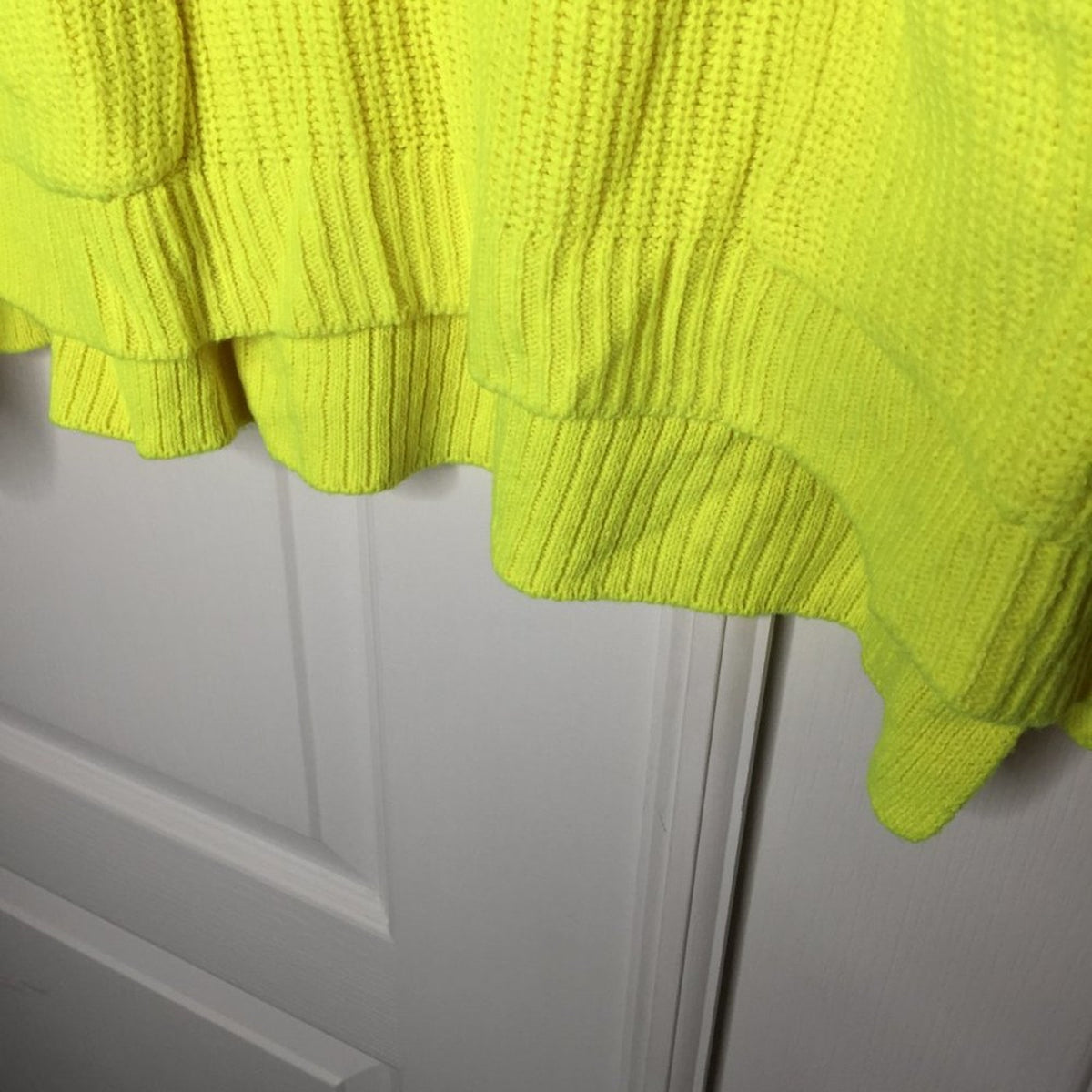 Melloday Knit Pullover Sweater Long Sleeve Crew Neck Two Pocket Yellow Size XL