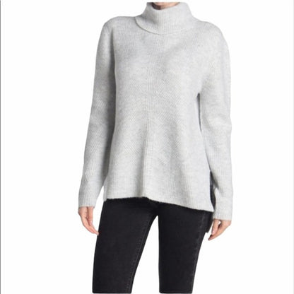Sweet Romeo Sweater Medium Heather Grey NEW Abstract Rib Turtleneck Hi Low Tunic