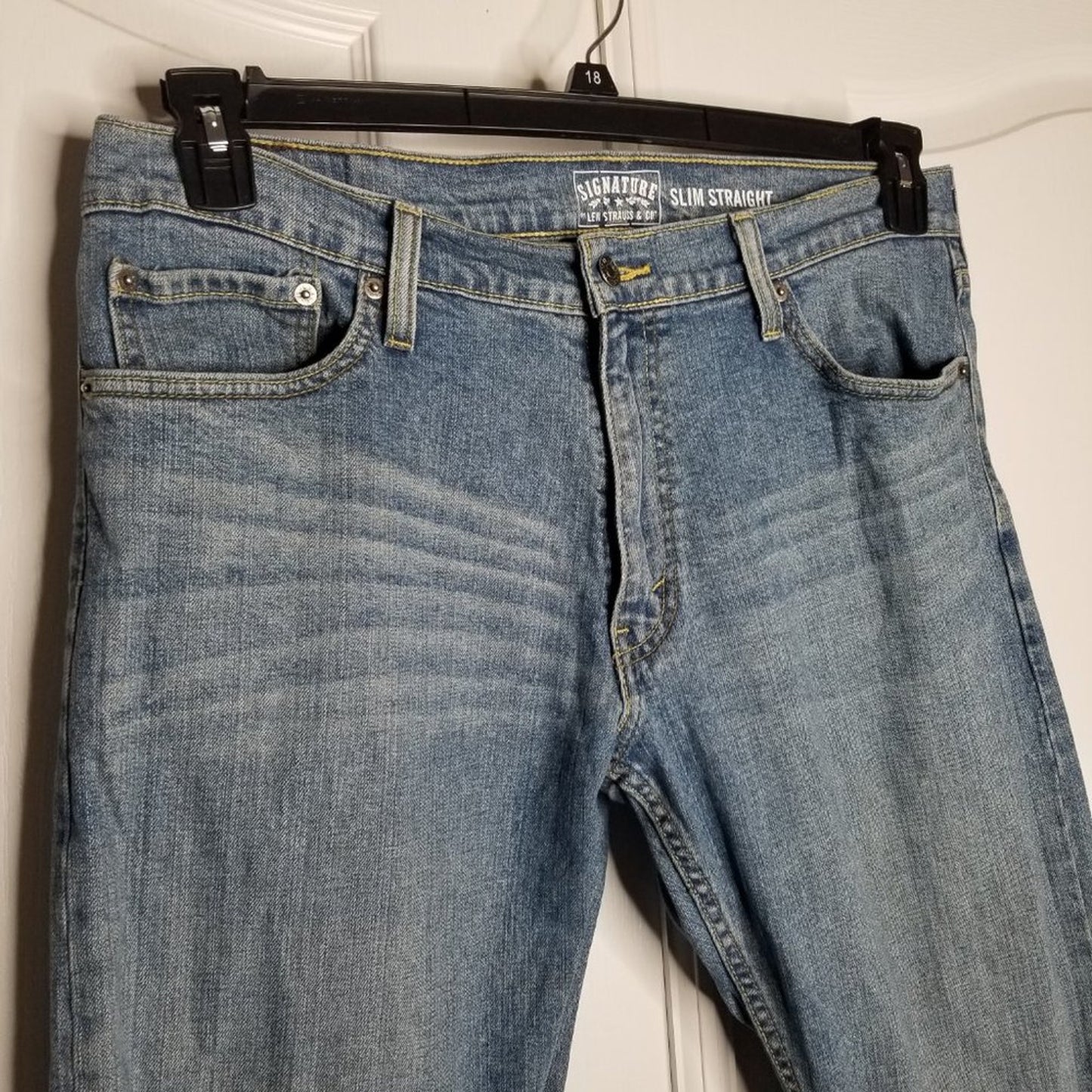 Signature by Levi Strauss & Co. Slim Straight Jeans Mid Rise Light Wash Sz 36x30