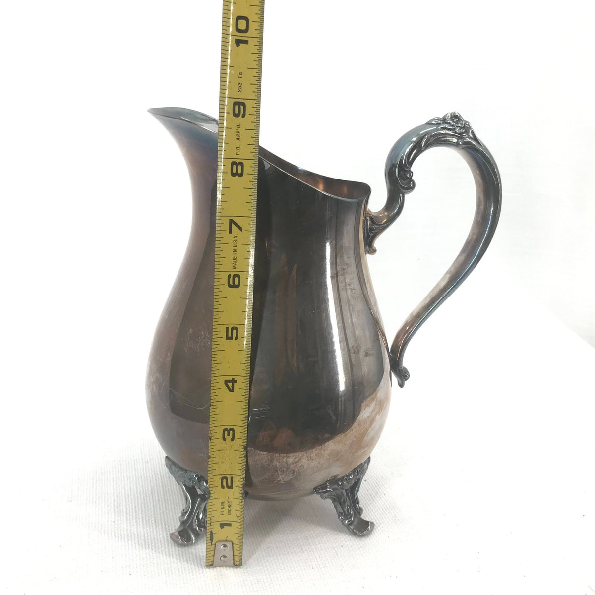 WM Rogers 317 Classic Silver Plate Water Claw Footed Pitcher with Lace Lip Guard