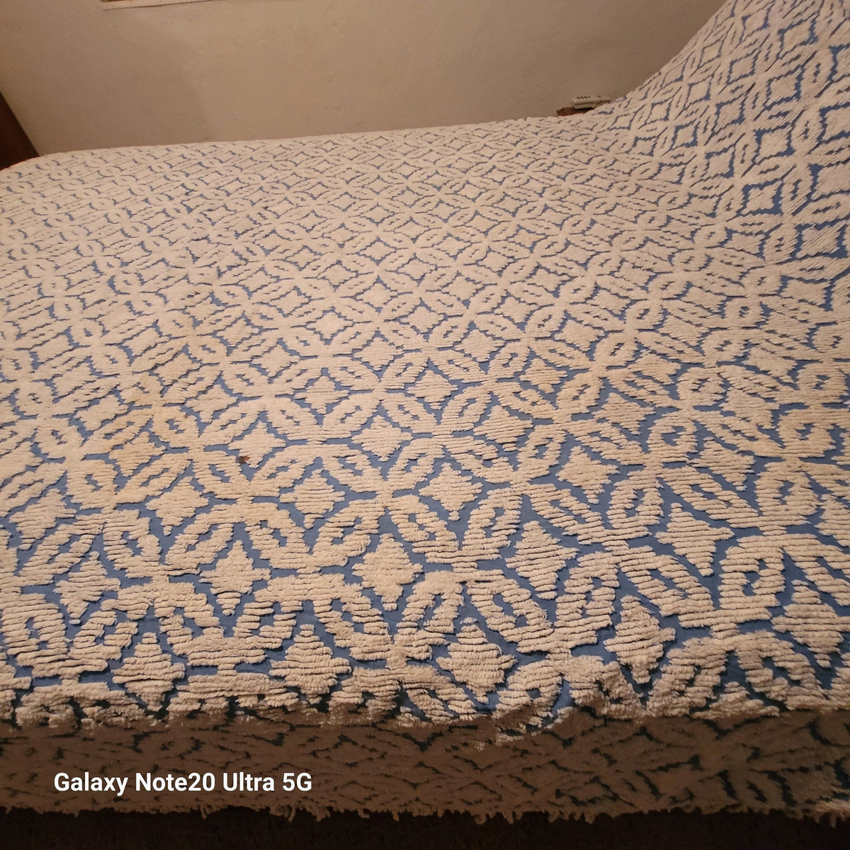 Vintage blue white chenille Bedspread coverlet queen fringe 90" x 100"