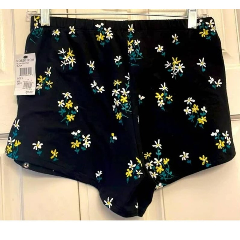 Circle X Girls Elastic Waist Pull On Shorts Size Large Black with Daisies NWT