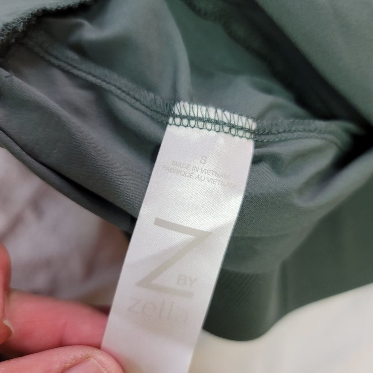 NWT Z by Zella Expression Activewear Cropped Pants Small Gray Green Elastic Waist
