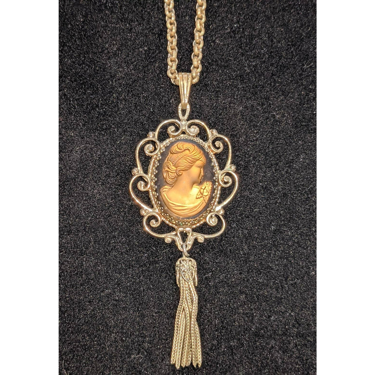 Whiting Davis Vintage Amber Cameo Pendant Gold Tone Necklace Tassel 21"