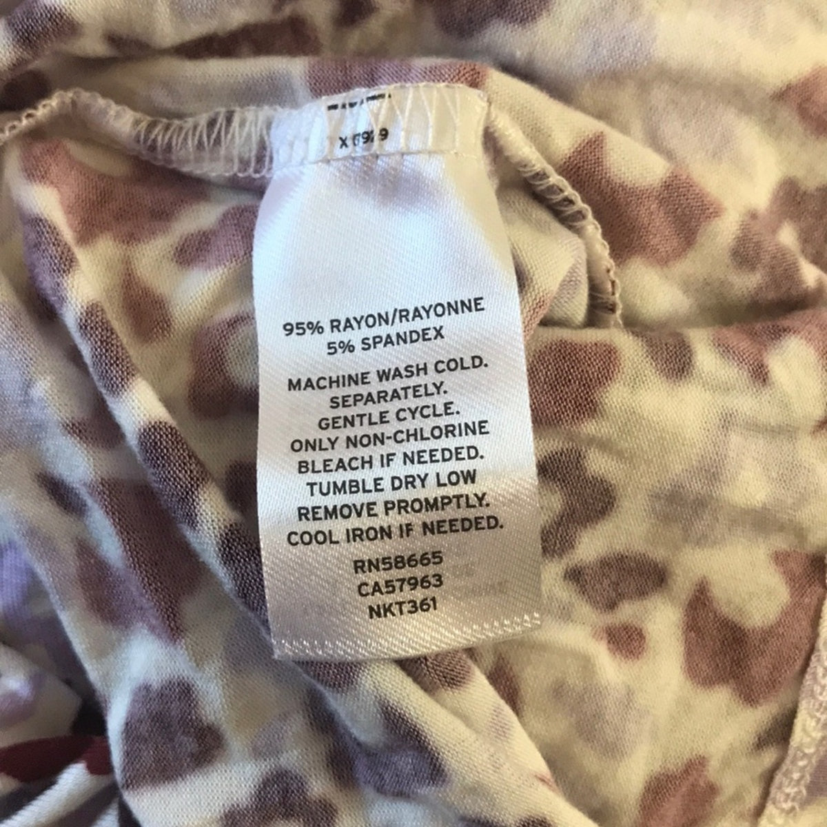 14th & Union White Burgundy Floral Tank Size Large