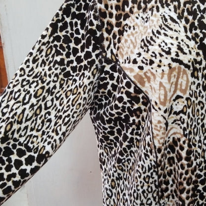 Kim Rogers NWT Zip Up Long Sleeve Leopard Print Jacket Size Medium Soft cozy