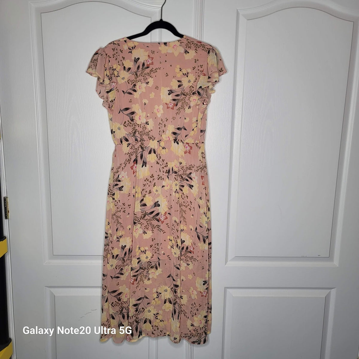 Love, Fire VNeck Large Floral Dress Flutter Sleeve Keyhole Detail Peachy Elastic