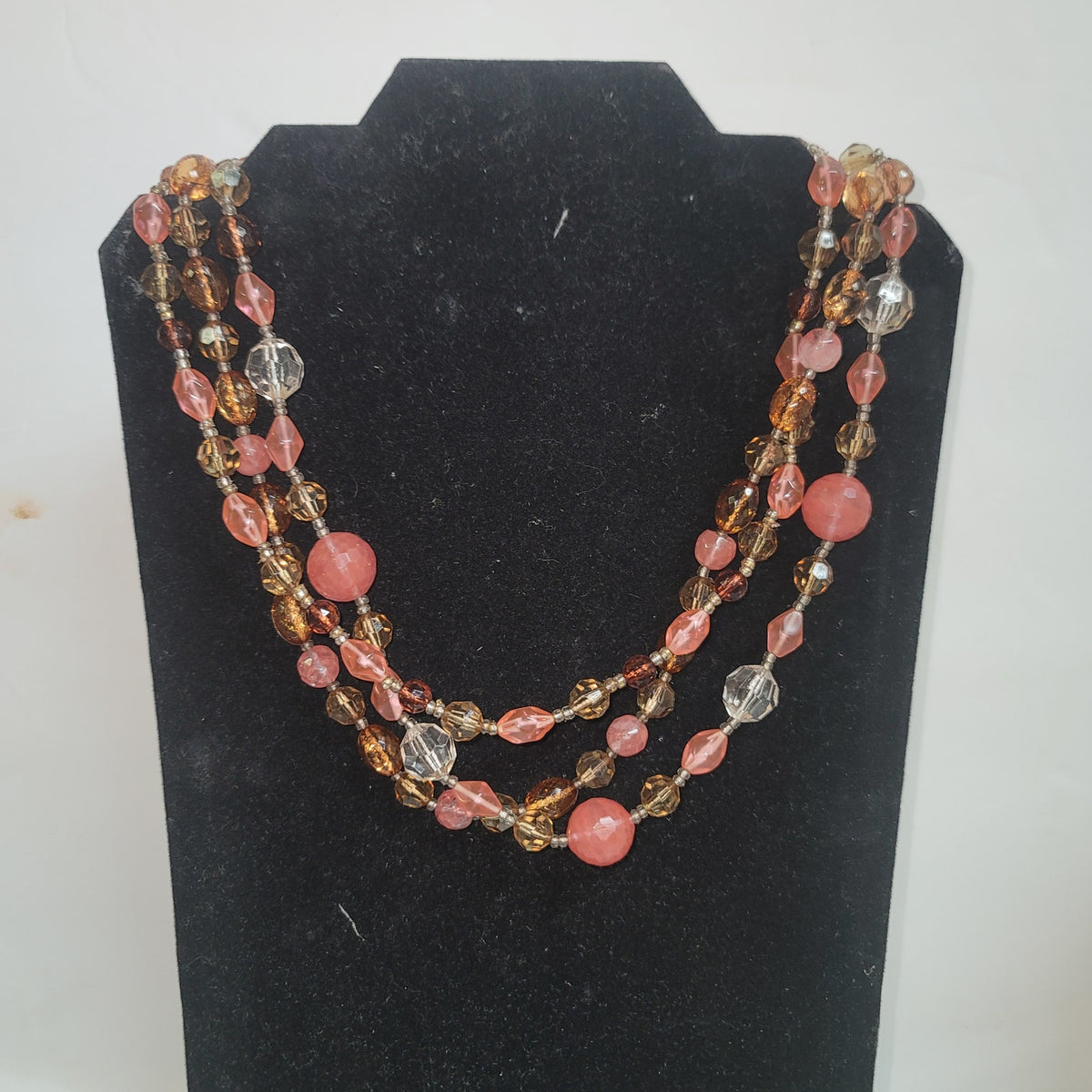 Vintage Costume Jewelry Fashion Icon BE DIFFERENT beaded 3 tier necklace Pink