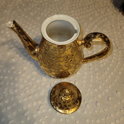 Savoy China Serving Teapot 24k Weeping Gold coffee tea Serveware 9"