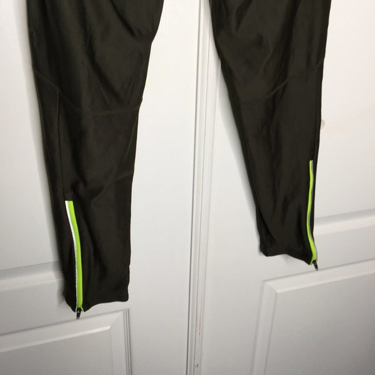 Hind Zipper Cuff track athletic Back Zip Pocket NEON Green workout Large Active