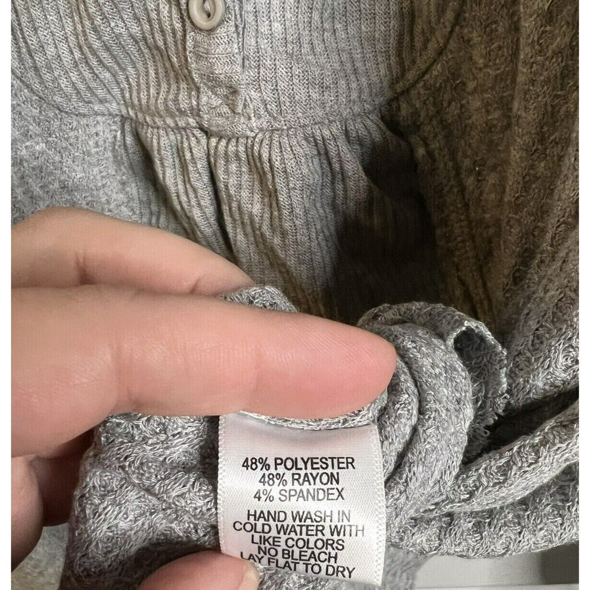 Gibsonlook Women's Mixed Ribbed Waffle Knit Henley Top Medium Heather Gray NWT