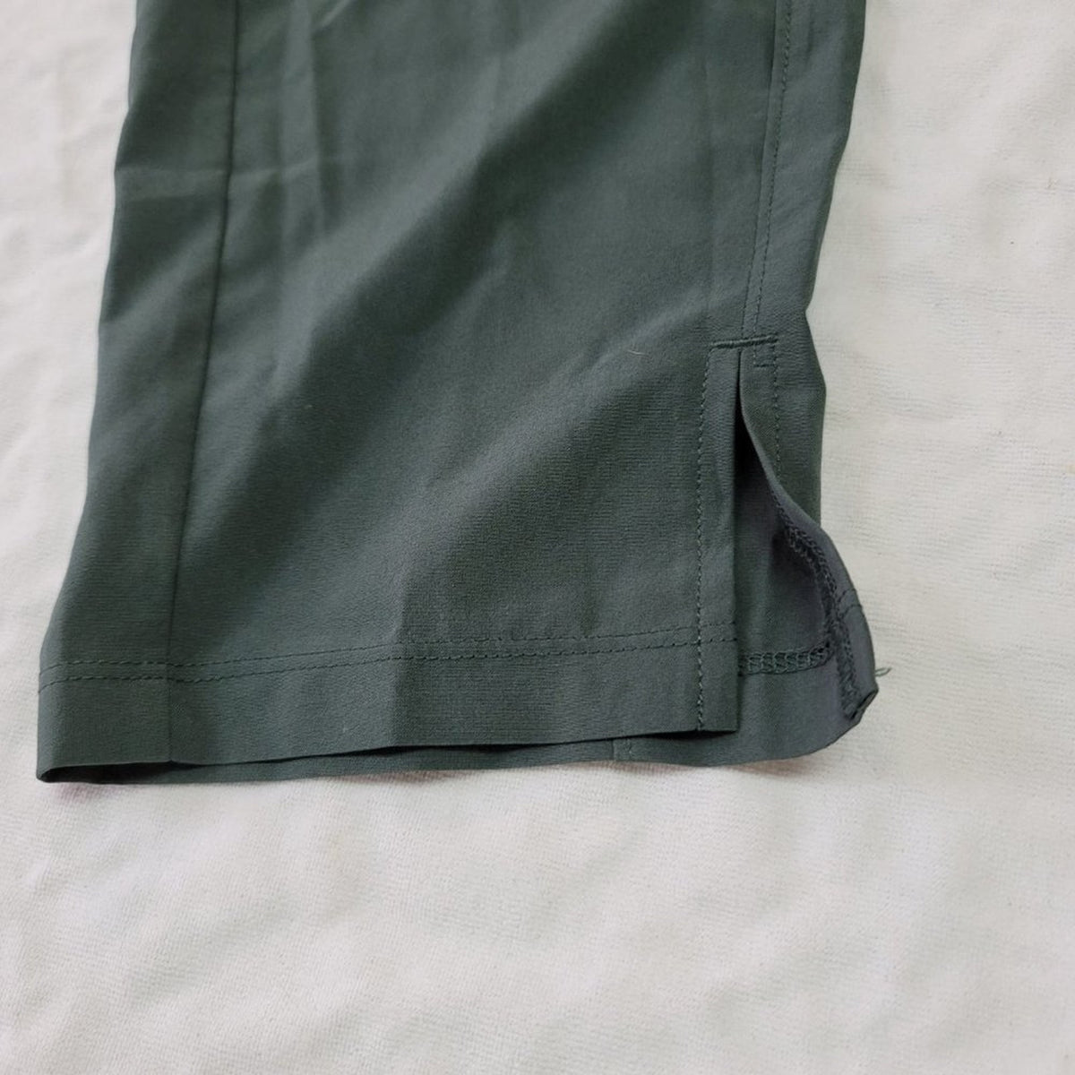 NWT Z by Zella Expression Activewear Cropped Pants Small Gray Green Elastic Waist