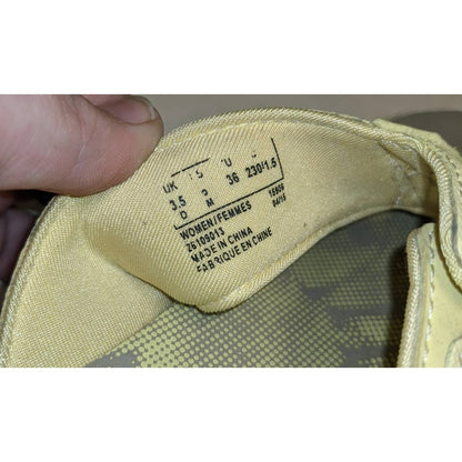 Clarks Comfort Flip Flops Women's Size 6 Gray Yellow Cushioned Adjustable