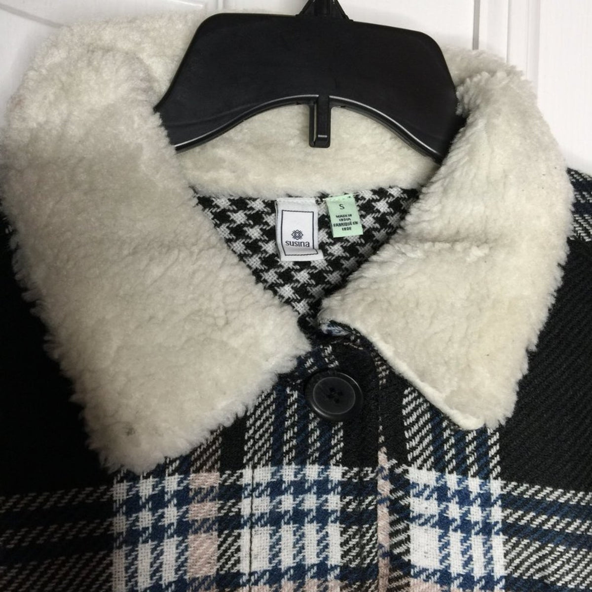 NEW SUSINA Faux Shearling Trim Jacket Long Sleeve SMALL Button Black Naya Plaid