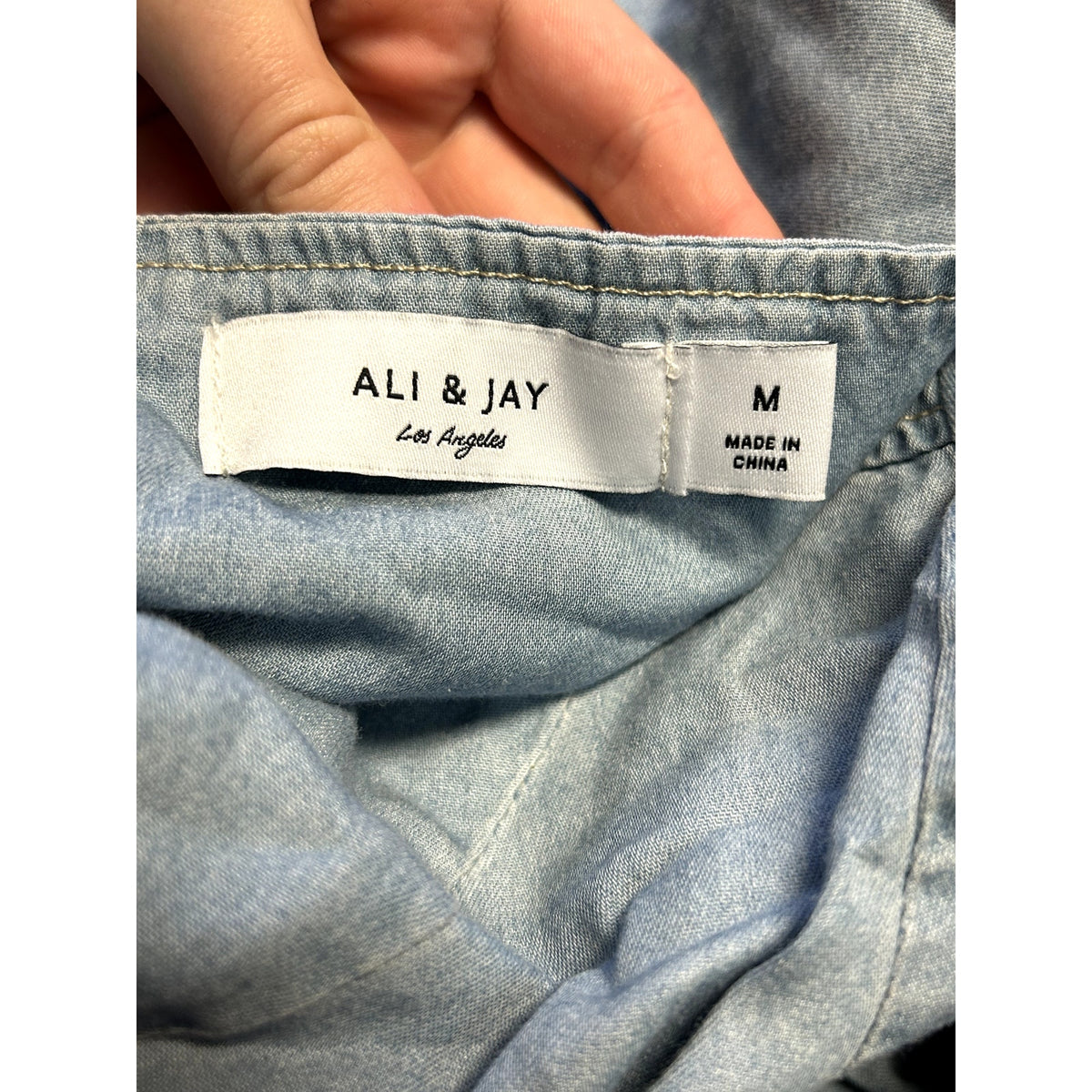 Ali & Jay NWT Blue Surfrider Jumpsuit Chambray Size Medium NEW Casual travel