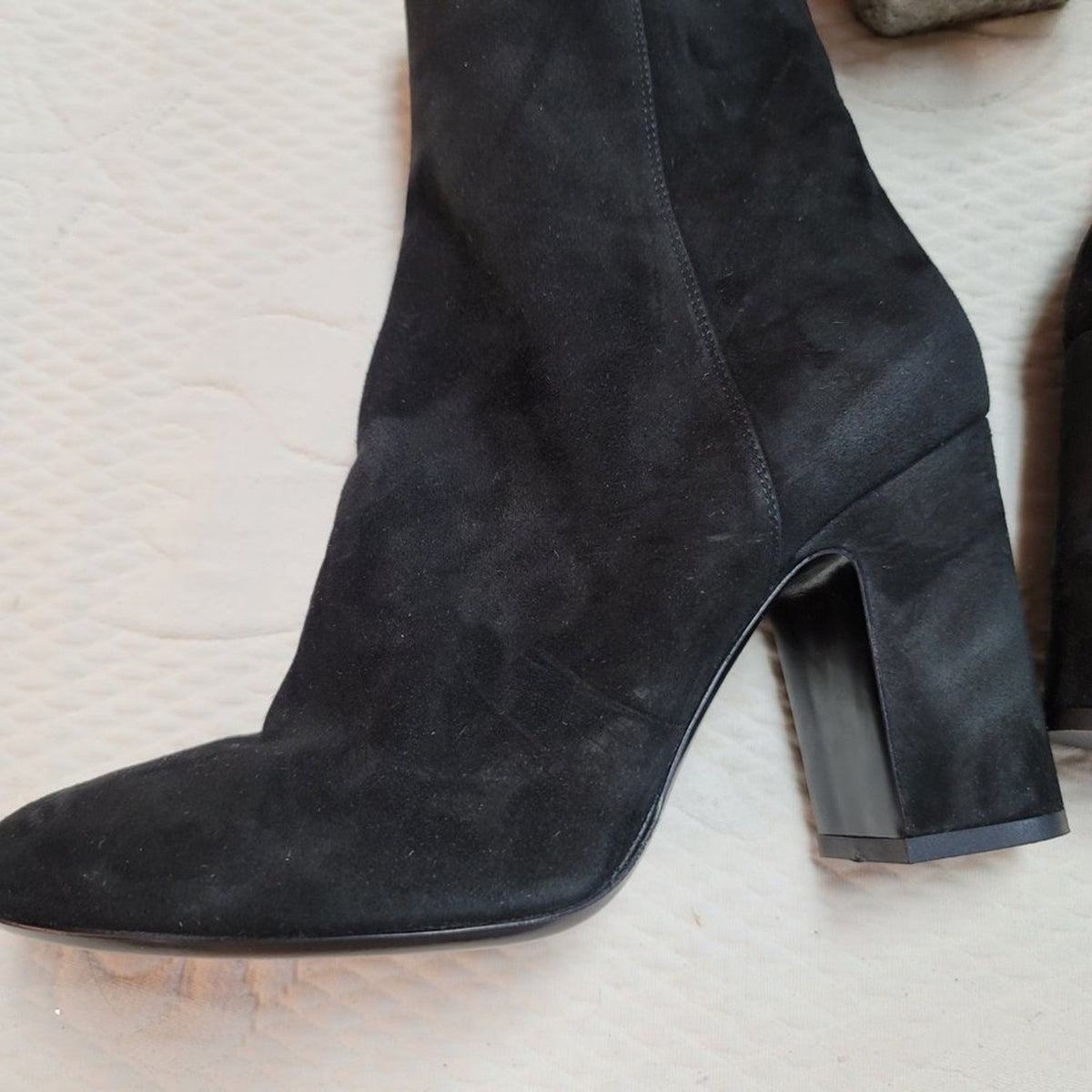 AGL Attilio Giusti Leombruni Italian Suede Ankle Booties Size 41 US 10 Ret. $490