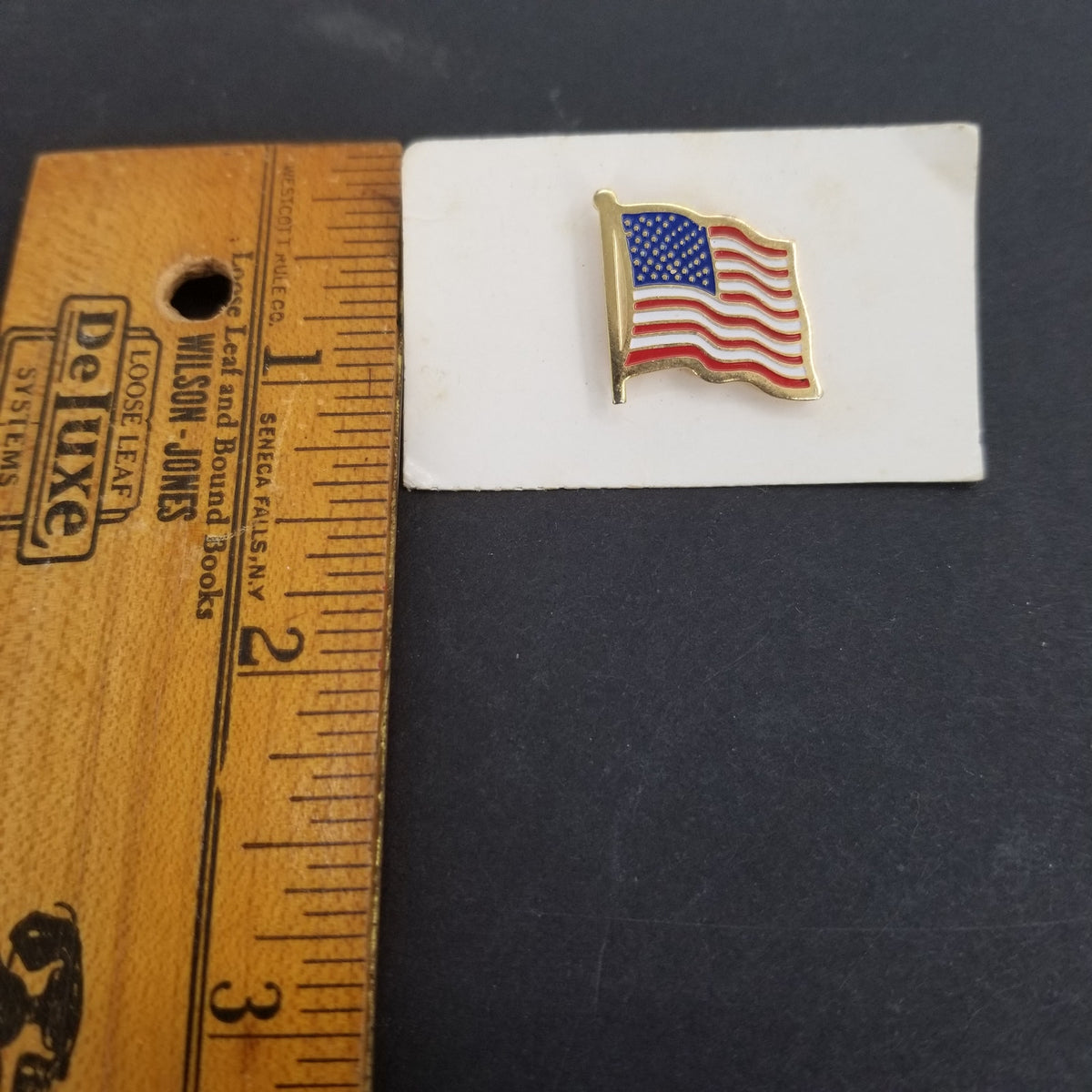 Vintage Enamel USA American Flag Golden Metal Brooch Costume Jewelry lapel pin