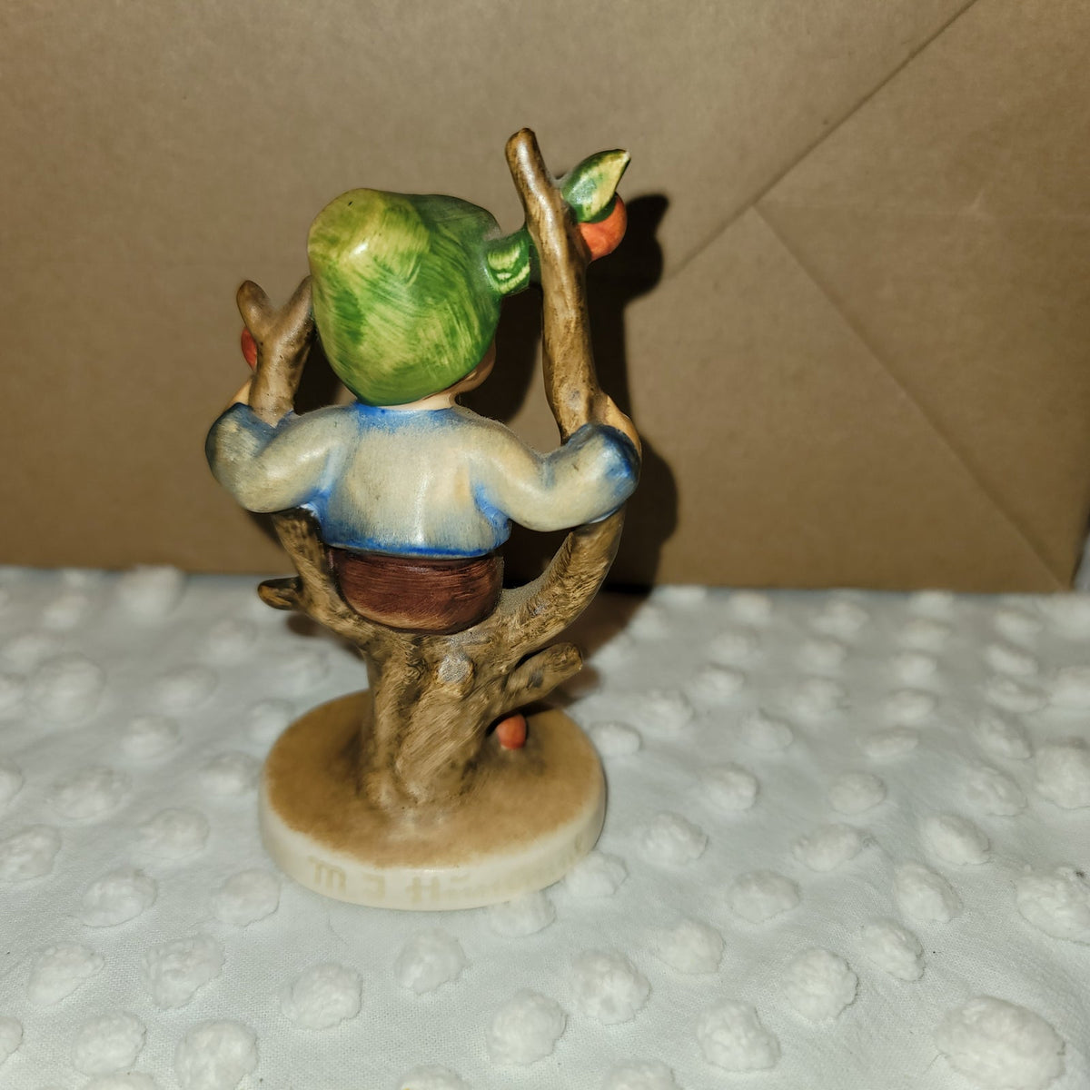 Hummel Figurine Apple Tree Boy multicolor