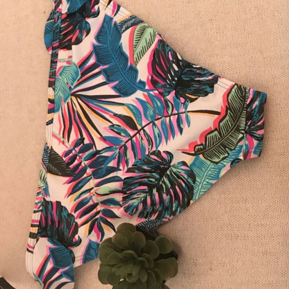 California Waves Juniors Banana Leaf Bikini Size Large swim bottoms